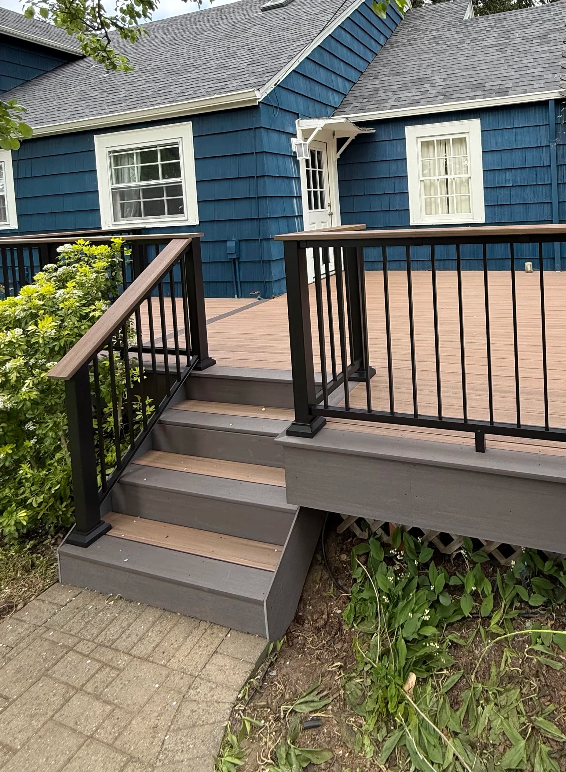 Why a Cocktail Railing Belongs on Your Next Deck
