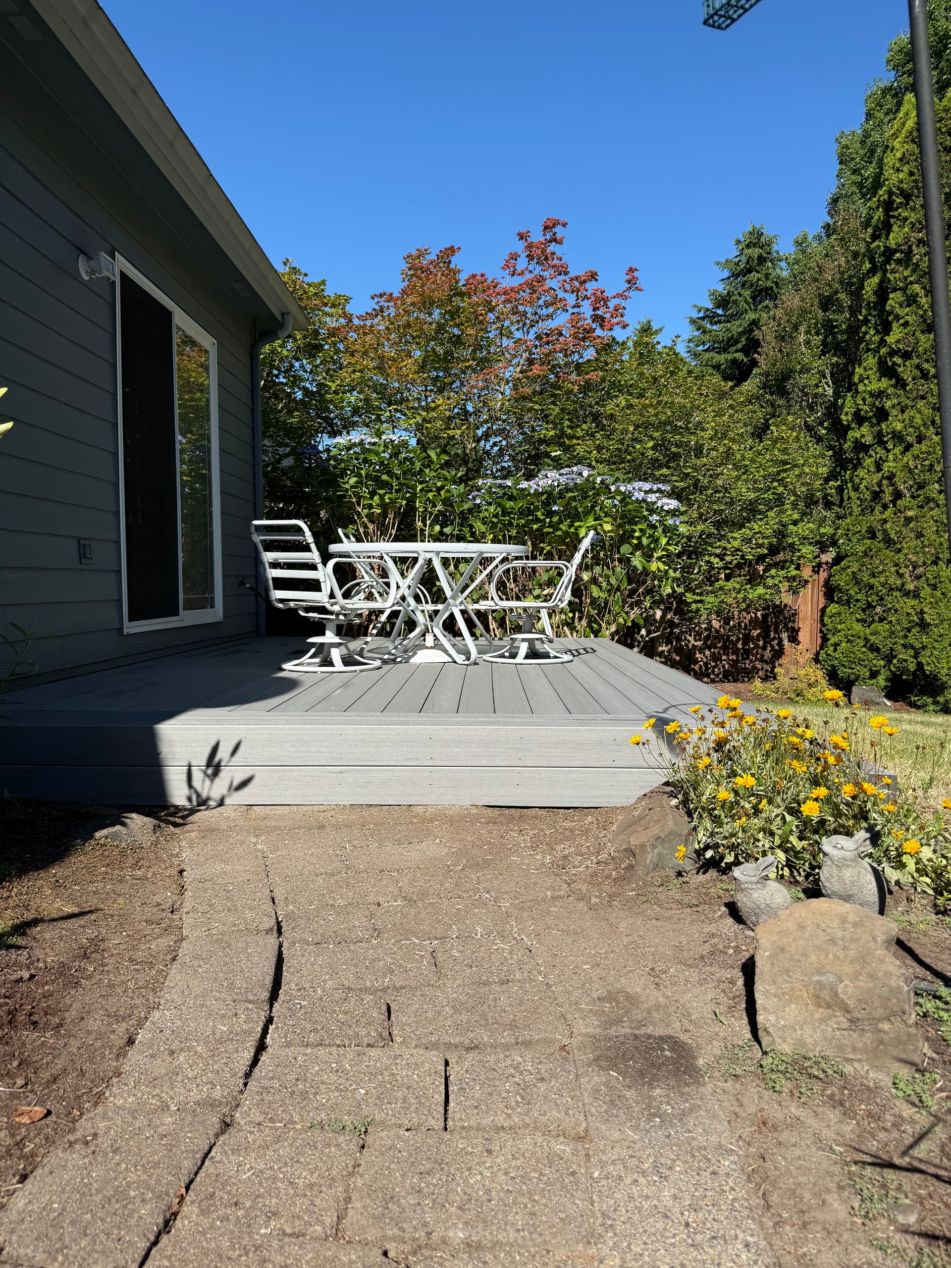 Gallery photos for Old Rotting Deck Replaced With a Clean TimberTech Composite Install: Image #4
