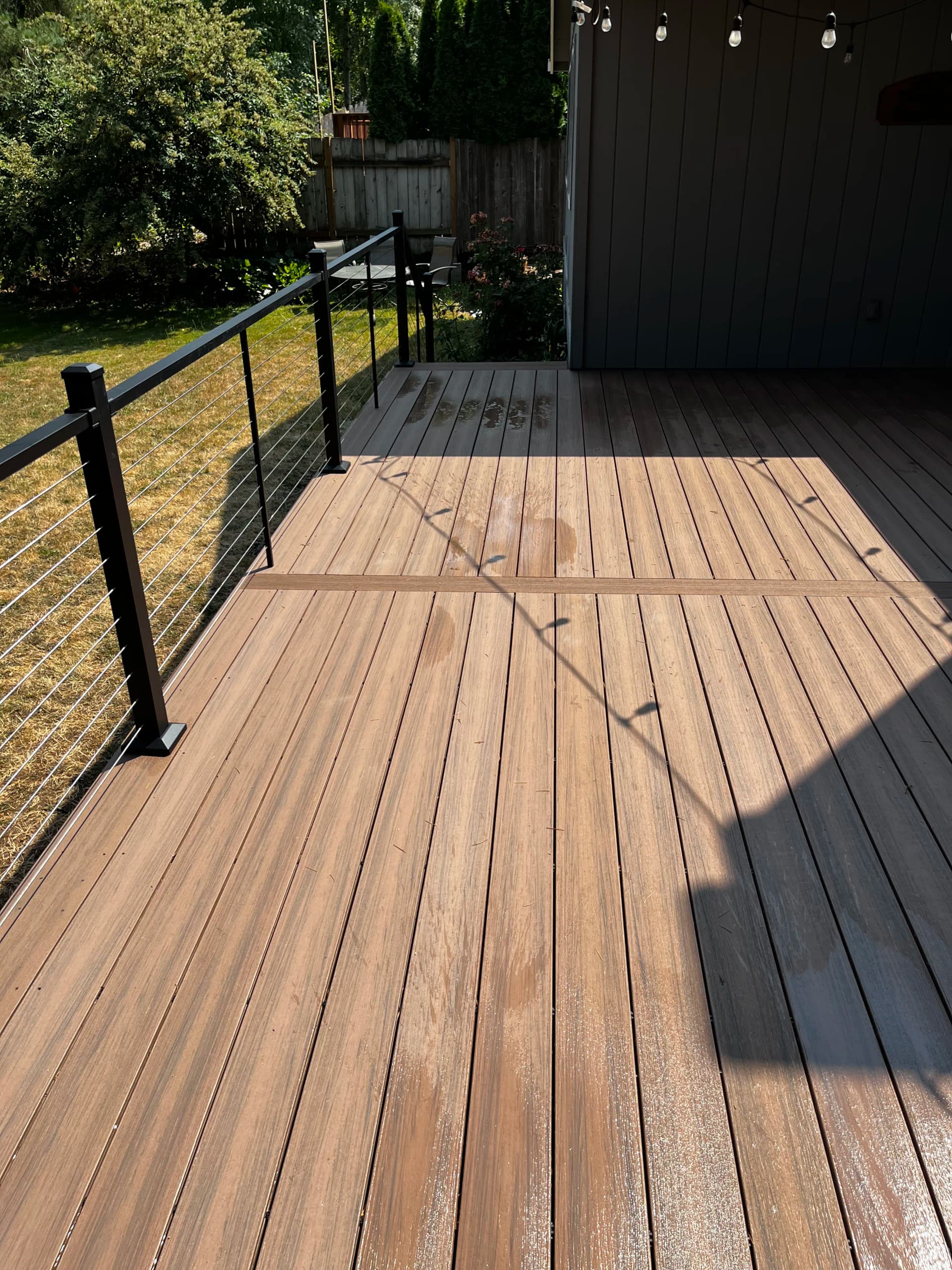 Composite Deck with Aluminum Horizontal Cable Railing image