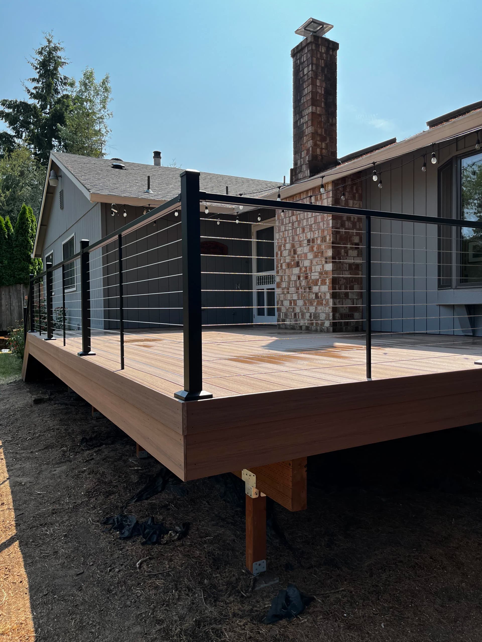 Gallery photos for Composite Deck with Aluminum Horizontal Cable Railing: Image #1