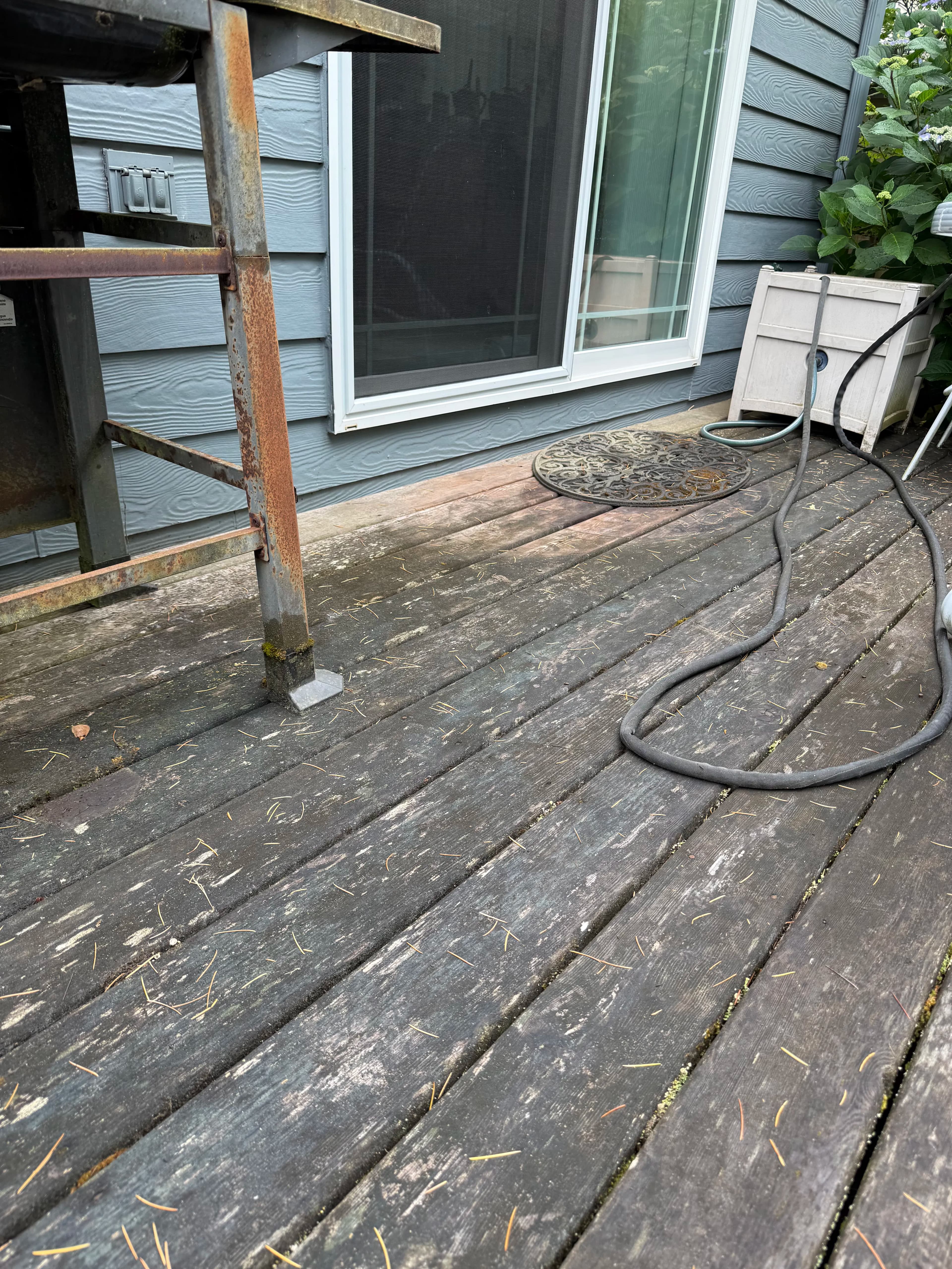 Project Old Rotting Deck Replaced With a Clean TimberTech Composite Install image